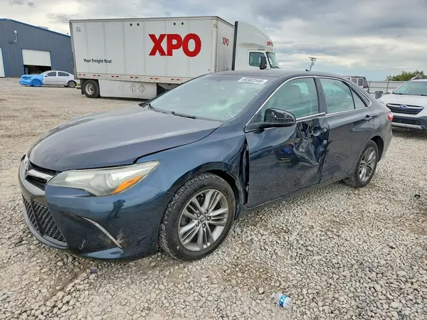 4T1BF1FK9GU182043 2016 TOYOTA CAMRY - Image 1