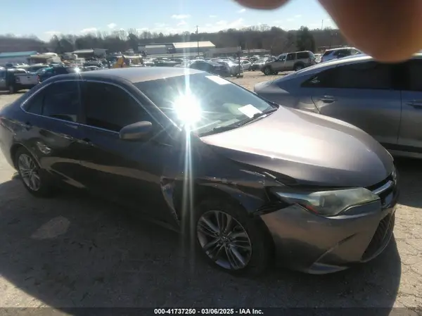 4T1BF1FK9GU182267 2016 TOYOTA CAMRY - Image 1