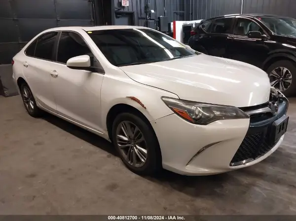 4T1BF1FK9GU182589 2016 TOYOTA CAMRY - Image 1