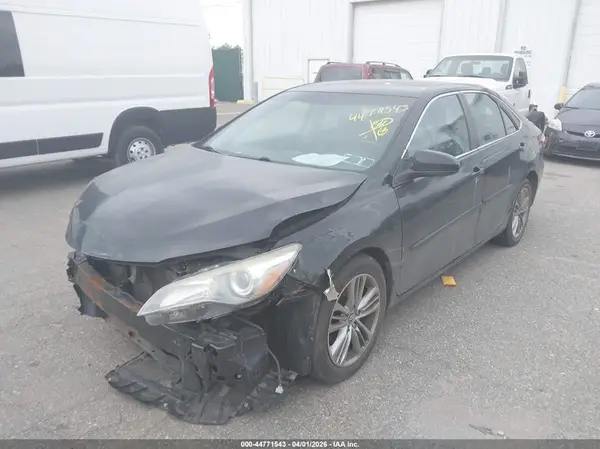 4T1BF1FK9GU183418 2016 TOYOTA CAMRY - Image 2
