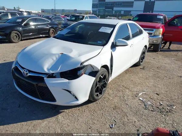4T1BF1FK9GU183967 2016 TOYOTA CAMRY - Image 2