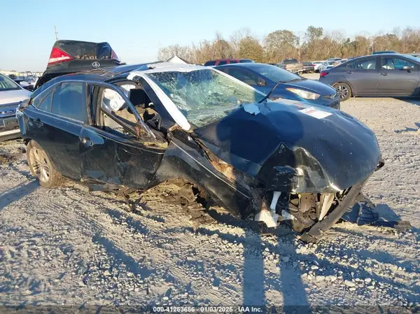 4T1BF1FK9GU186299 2016 TOYOTA CAMRY - Image 1