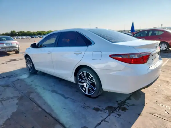 4T1BF1FK9GU188022 2016 TOYOTA CAMRY - Image 2