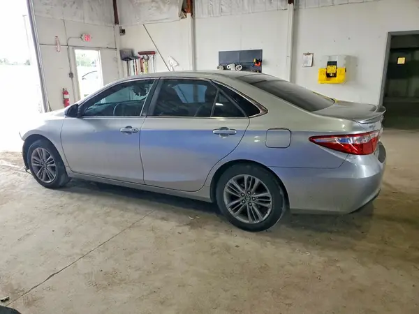 4T1BF1FK9GU189767 2016 TOYOTA CAMRY - Image 2