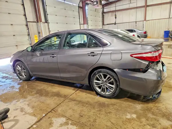 4T1BF1FK9GU189817 2016 TOYOTA CAMRY - Image 2