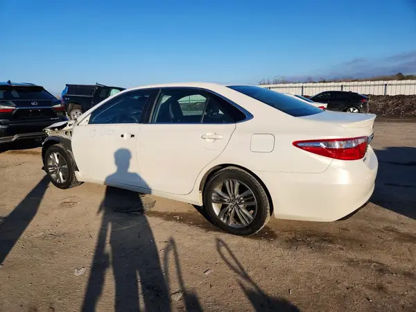 4T1BF1FK9GU191048 2016 TOYOTA CAMRY - Image 2