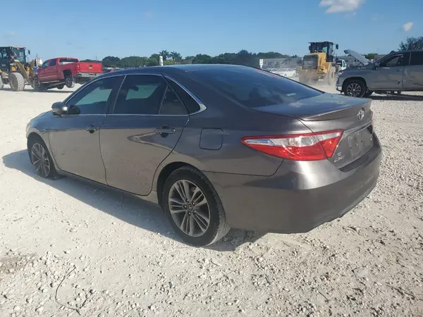 4T1BF1FK9GU196492 2016 TOYOTA CAMRY - Image 2