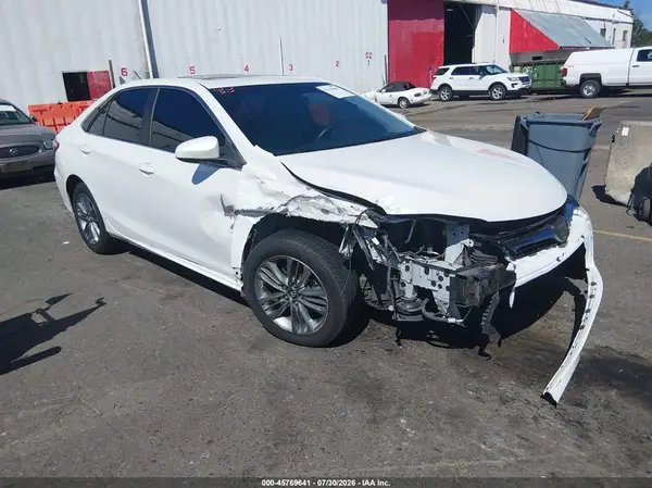 4T1BF1FK9GU197934 2016 TOYOTA CAMRY - Image 1