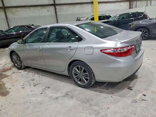 4T1BF1FK9GU200363 2016 TOYOTA CAMRY - Image 2