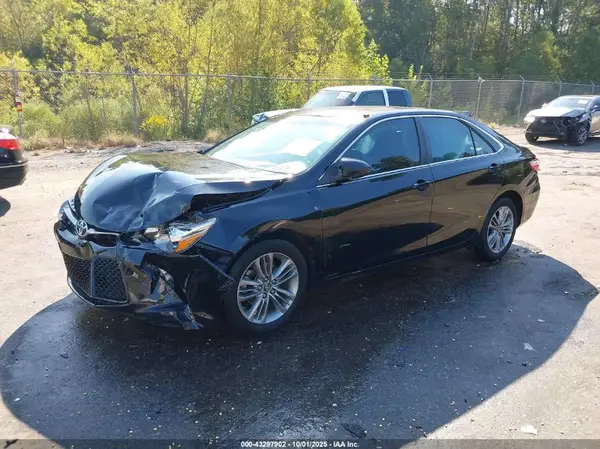 4T1BF1FK9GU200833 2016 TOYOTA CAMRY - Image 2