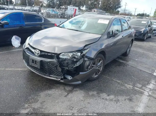 4T1BF1FK9GU202470 2016 TOYOTA CAMRY - Image 2