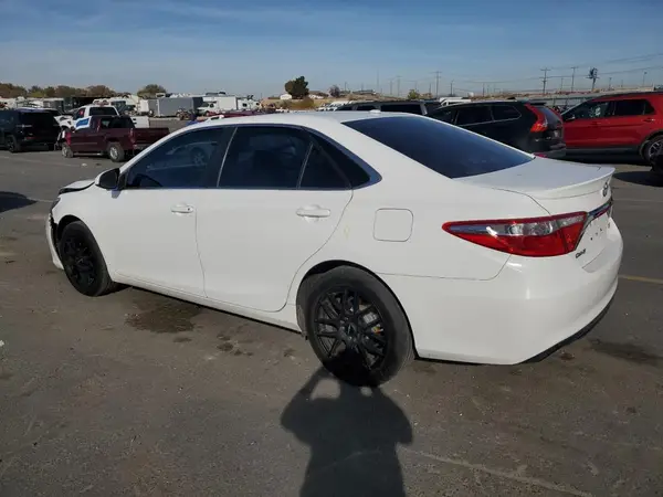 4T1BF1FK9GU203327 2016 TOYOTA CAMRY - Image 2