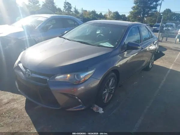4T1BF1FK9GU204607 2016 TOYOTA CAMRY - Image 2