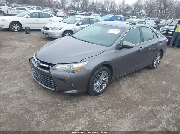 4T1BF1FK9GU208169 2016 TOYOTA CAMRY - Image 2