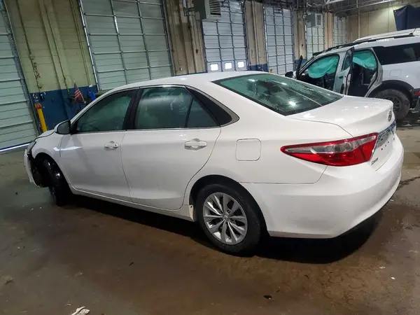 4T1BF1FK9GU210990 2016 TOYOTA CAMRY - Image 2