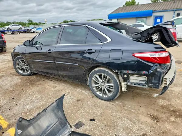 4T1BF1FK9GU211766 2016 TOYOTA CAMRY - Image 2