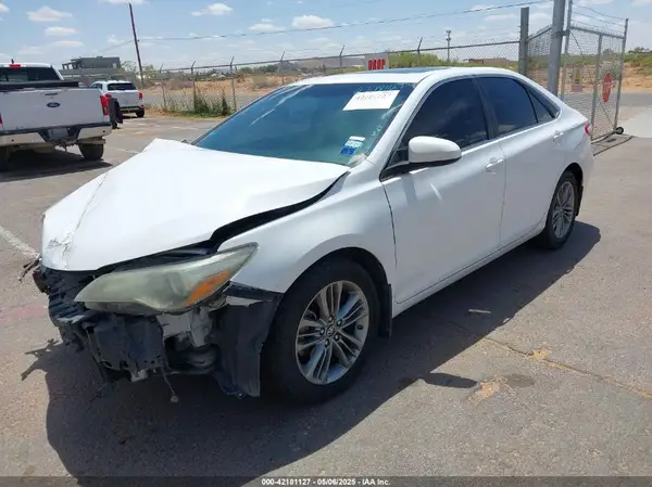 4T1BF1FK9GU211802 2016 TOYOTA CAMRY - Image 2