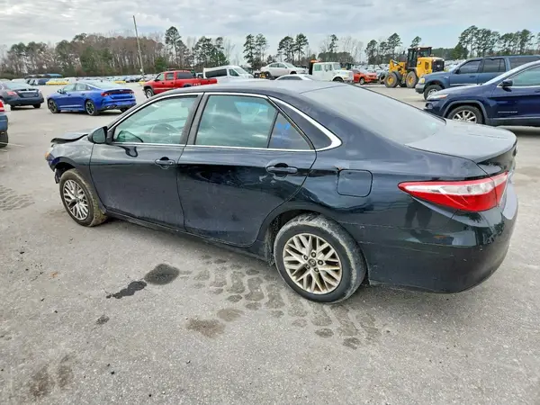 4T1BF1FK9GU212075 2016 TOYOTA CAMRY - Image 2