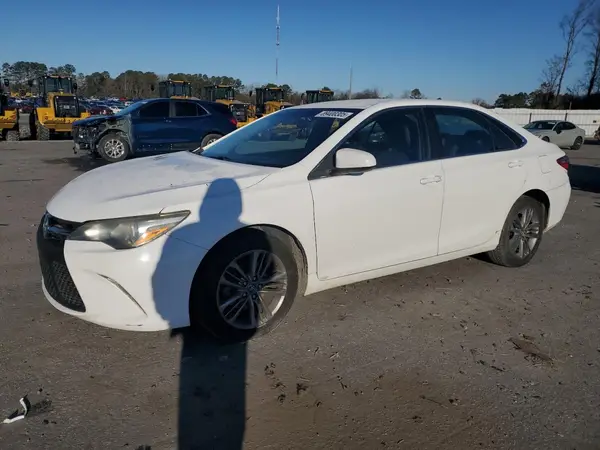 4T1BF1FK9GU212206 2016 TOYOTA CAMRY - Image 1