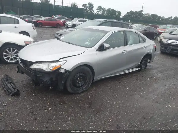 4T1BF1FK9GU212657 2016 TOYOTA CAMRY - Image 2