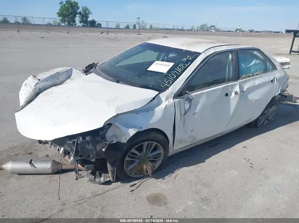 4T1BF1FK9GU212836 2016 TOYOTA CAMRY - Image 2