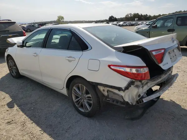 4T1BF1FK9GU215817 2016 TOYOTA CAMRY - Image 2