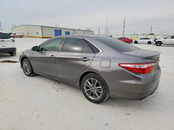 4T1BF1FK9GU218202 2016 TOYOTA CAMRY - Image 2