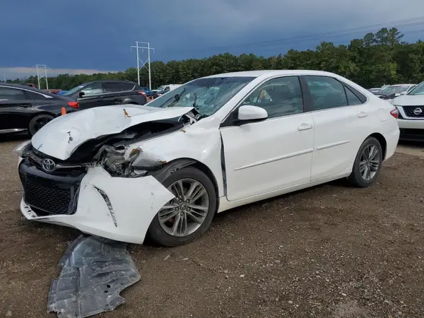 4T1BF1FK9GU218636 2016 TOYOTA CAMRY - Image 1
