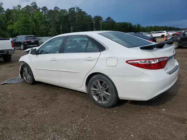 4T1BF1FK9GU218636 2016 TOYOTA CAMRY - Image 2