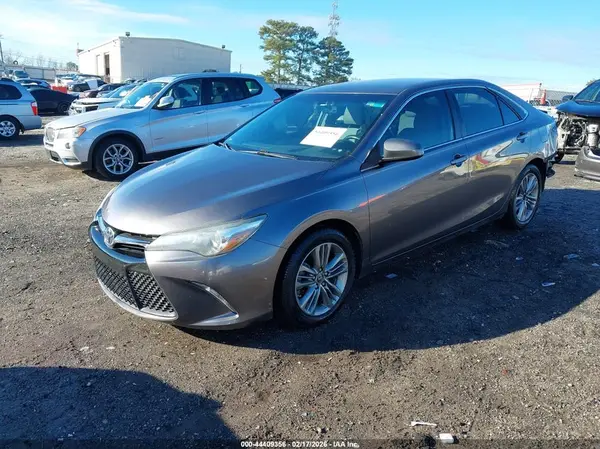 4T1BF1FK9GU220094 2016 TOYOTA CAMRY - Image 2