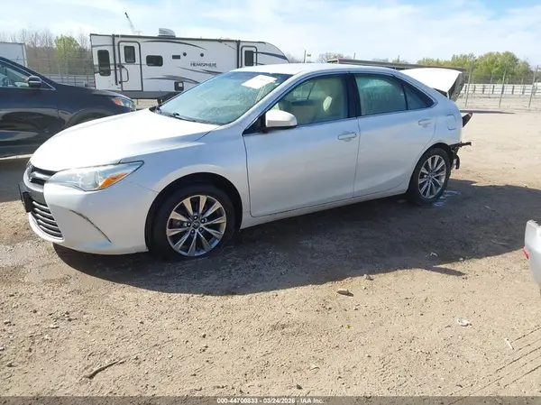 4T1BF1FK9GU220550 2016 TOYOTA CAMRY - Image 2