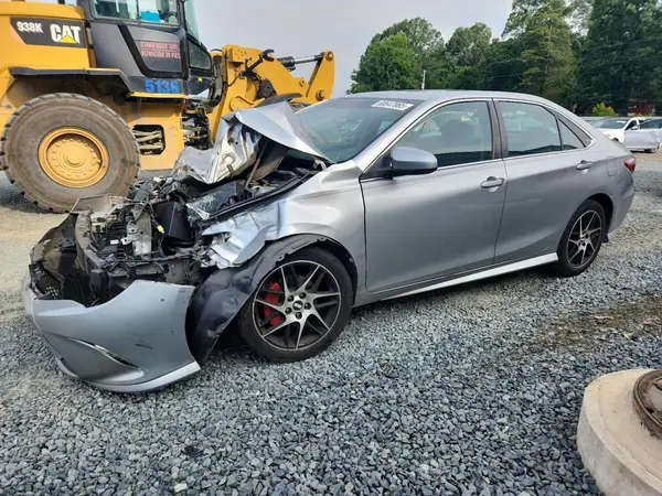 4T1BF1FK9GU221701 2016 TOYOTA CAMRY - Image 1