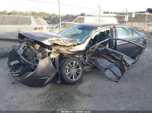 4T1BF1FK9GU222847 2016 TOYOTA CAMRY - Image 2