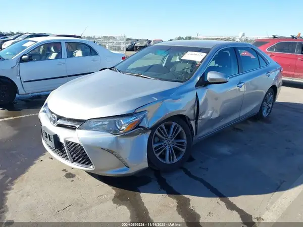 4T1BF1FK9GU222878 2016 TOYOTA CAMRY - Image 2