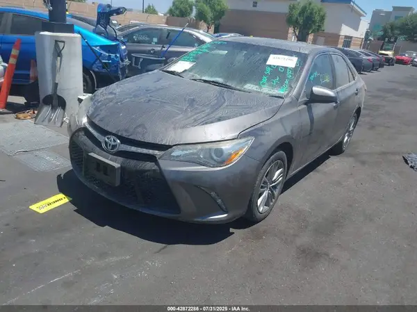 4T1BF1FK9GU223058 2016 TOYOTA CAMRY - Image 2