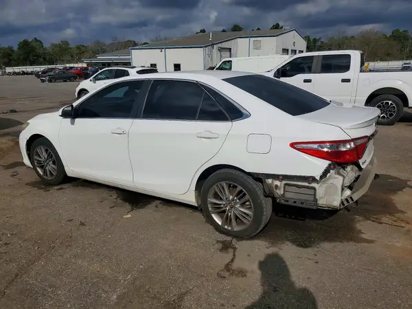 4T1BF1FK9GU226896 2016 TOYOTA CAMRY - Image 2