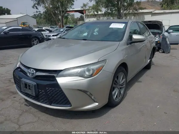 4T1BF1FK9GU227658 2016 TOYOTA CAMRY - Image 2
