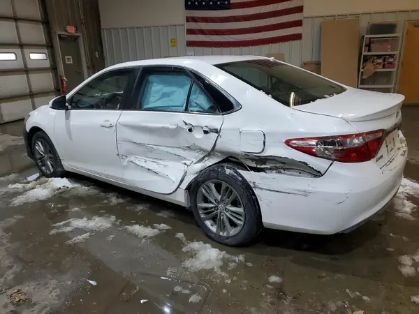 4T1BF1FK9GU228079 2016 TOYOTA CAMRY - Image 2