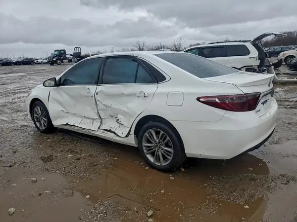4T1BF1FK9GU229202 2016 TOYOTA CAMRY - Image 2
