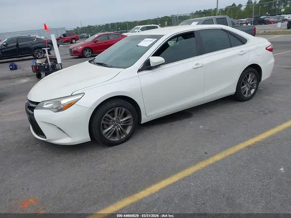 4T1BF1FK9GU232441 2016 TOYOTA CAMRY - Image 2