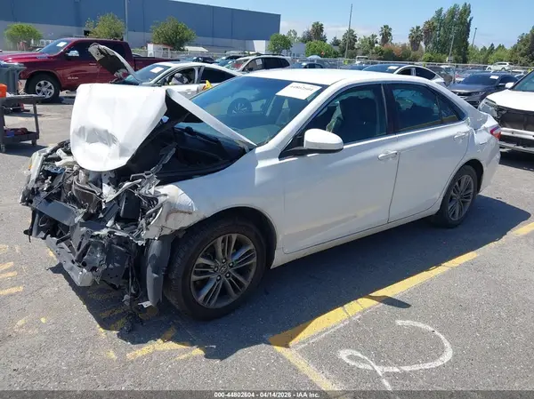 4T1BF1FK9GU234822 2016 TOYOTA CAMRY - Image 2