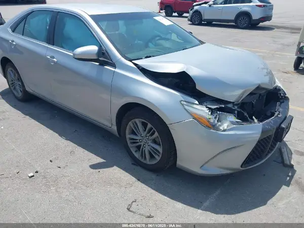 4T1BF1FK9GU236845 2016 TOYOTA CAMRY - Image 1