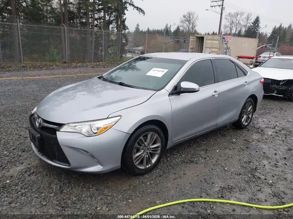 4T1BF1FK9GU238482 2016 TOYOTA CAMRY - Image 2