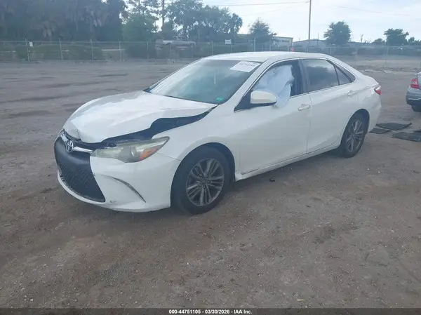 4T1BF1FK9GU238935 2016 TOYOTA CAMRY - Image 2