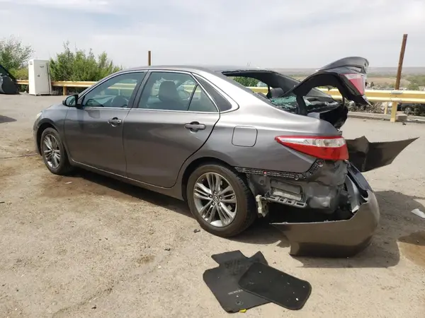 4T1BF1FK9GU239373 2016 TOYOTA CAMRY - Image 2