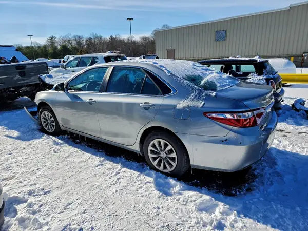 4T1BF1FK9GU239485 2016 TOYOTA CAMRY - Image 2