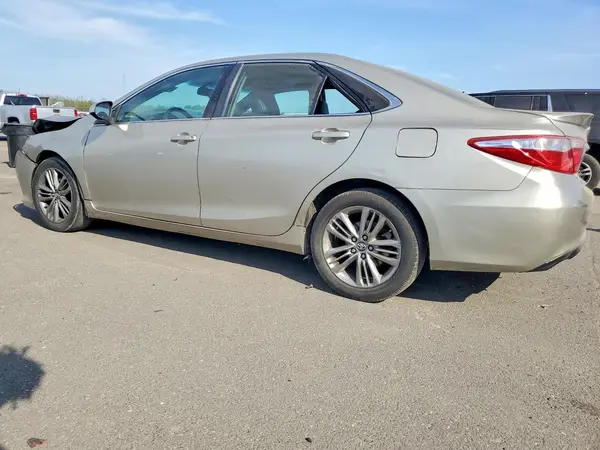 4T1BF1FK9GU239924 2016 TOYOTA CAMRY - Image 2