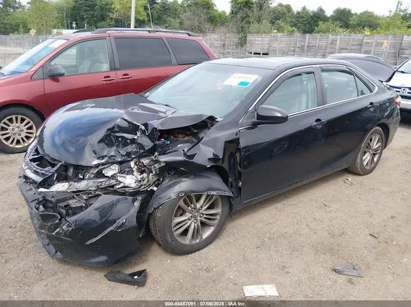 4T1BF1FK9GU241057 2016 TOYOTA CAMRY - Image 2