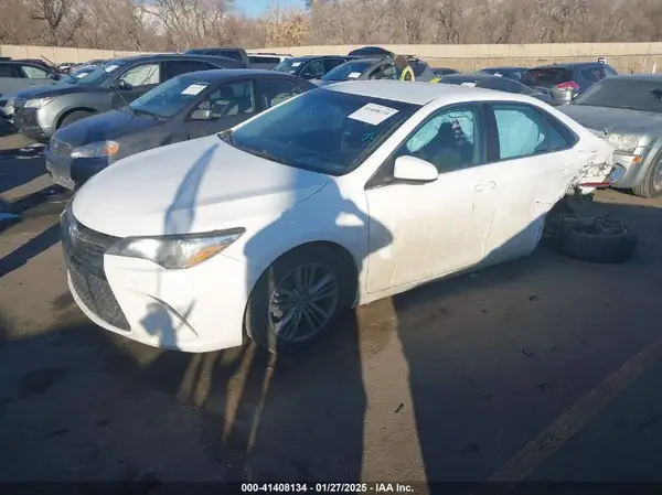 4T1BF1FK9GU242192 2016 TOYOTA CAMRY - Image 2