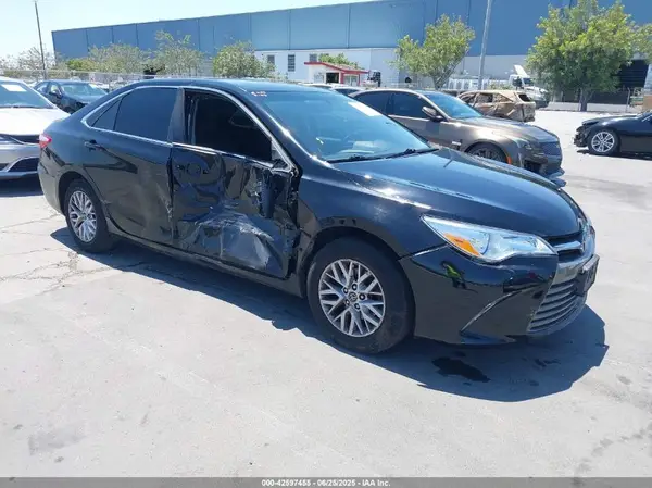 4T1BF1FK9GU242628 2016 TOYOTA CAMRY - Image 1